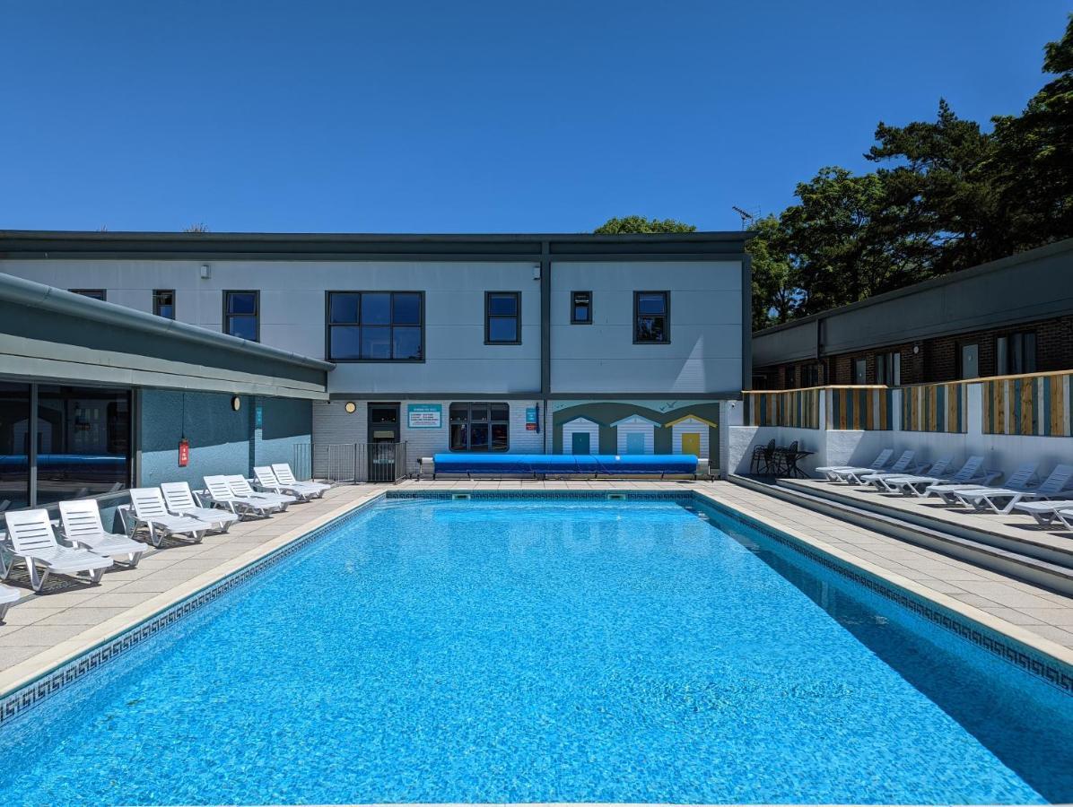 Newlands Holidays Bridport Esterno foto